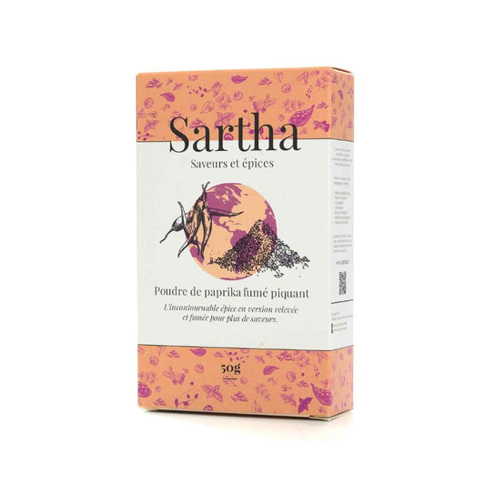Paprika fumé piquant en poudre Espagne Sartha, boite carton 50g sur fond blanc